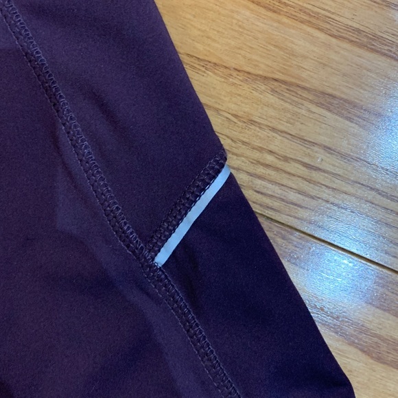 Old Navy Purple Leggings with pockets and reflective stripes xs - Picture 4 of 7